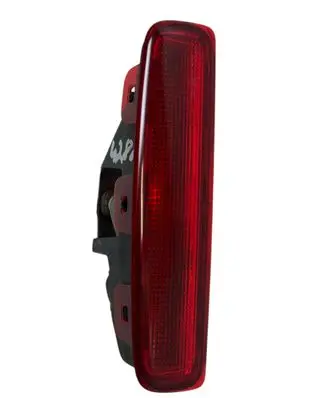 Third/center stoplight