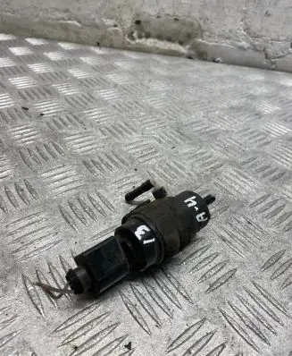 Audi A4 S4 B8 8K Windscreen/windshield washer pump 8K5955647