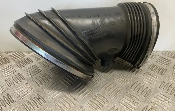 BMW M3 e92 Air intake duct part 7838286 11617838286