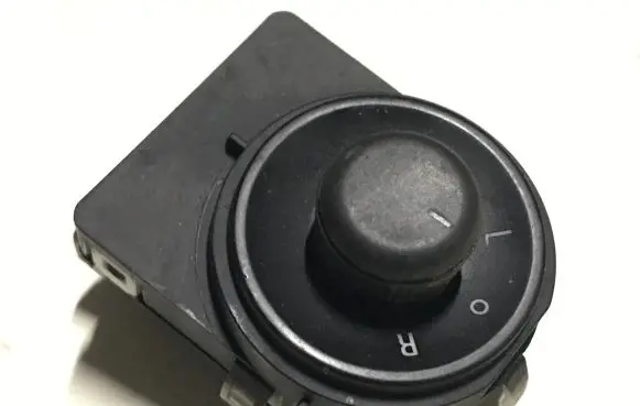 Opel Astra J Wing mirror switch 13271827