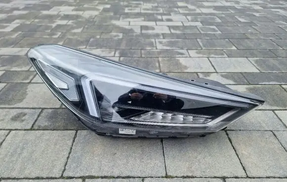 Hyundai Tucson TL Headlight/headlamp