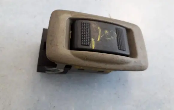 Mazda 626 Electric window control switch C8HD9705 C8H-D97-05