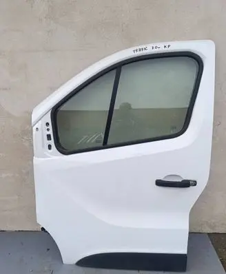 Renault Trafic III (X82) Front door