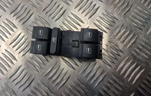 Volkswagen Golf V Electric window control switch 1K4959587B