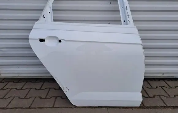 Volkswagen Polo VI Rear door