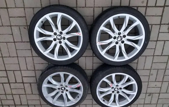 Peugeot RCZ R19 alloy rim 9673495677