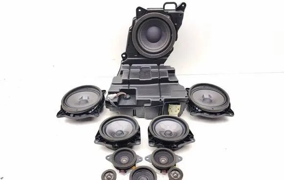 Lexus RX 450H Audio system kit 8615048090 8616048370 8616078060