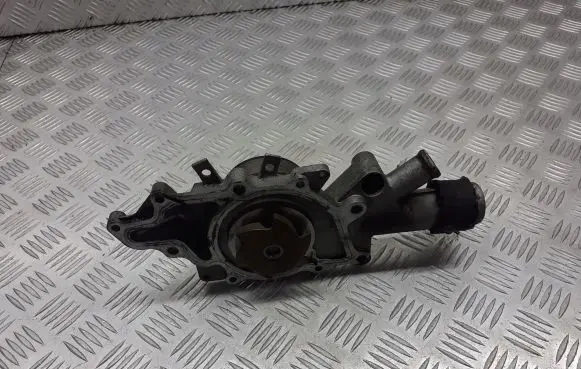 Mercedes-Benz C W203 Water pump