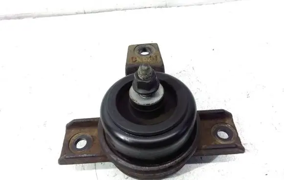 Hyundai Santa Fe Engine mount bracket