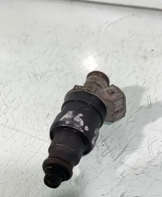 Audi A6 S6 C5 4B Fuel injector 07813355in