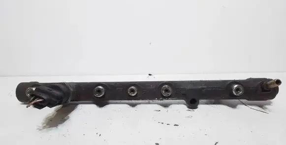 Renault Megane II Fuel main line pipe 8200330912