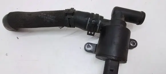 Volkswagen PASSAT B8 Coolant heater control valve 4H0121671D