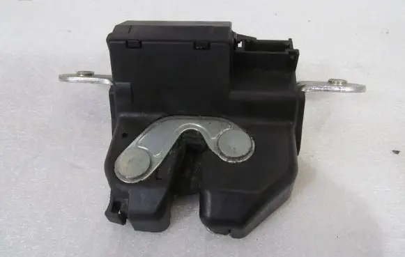 Fiat Bravo Tailgate/trunk/boot lock/catch/latch 55701971 B792