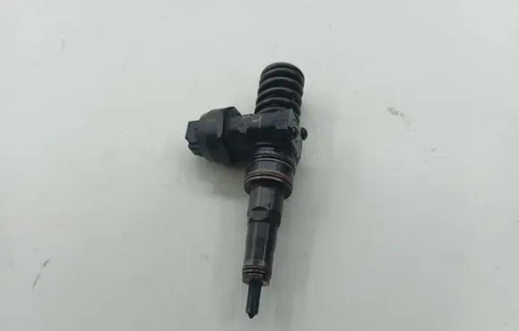 Audi A4 S4 B6 8E 8H Fuel injector 0414720037