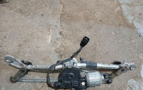 Toyota Avensis T270 Front wiper linkage and motor 0390241642
