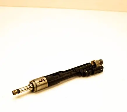 BMW 7 G11 G12 Fuel injector 8626147