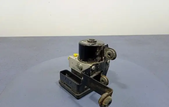 Volvo S40 ABS Pump 31274908