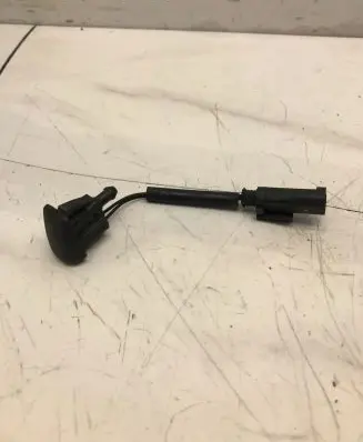 BMW 5 E60 E61 Windshield washer spray nozzle 