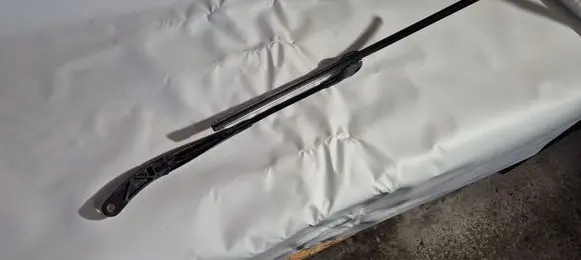 Mercedes-Benz S W221 Front wiper blade arm A2218200144 A2218200142