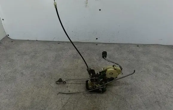 KIA Sorento Front door lock