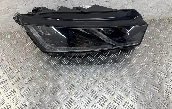 Skoda Octavia Mk4 Headlight/headlamp 030111823400 5E4941016A LE18A6419