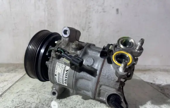 Volvo V40 Air conditioning (A/C) compressor (pump) P31469966