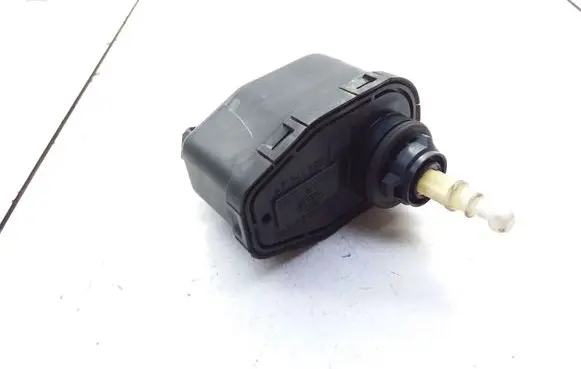 Headlight level adjustment motor