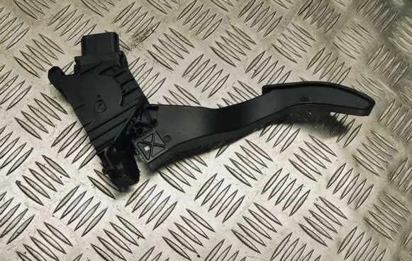 Volkswagen PASSAT B8 Accelerator throttle pedal 5Q1723503H