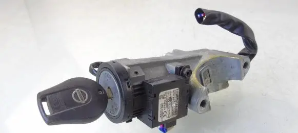 Nissan Juke I F15 Ignition lock