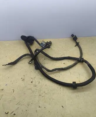 Mercedes-Benz C W203 Positive cable (battery) A2035400430