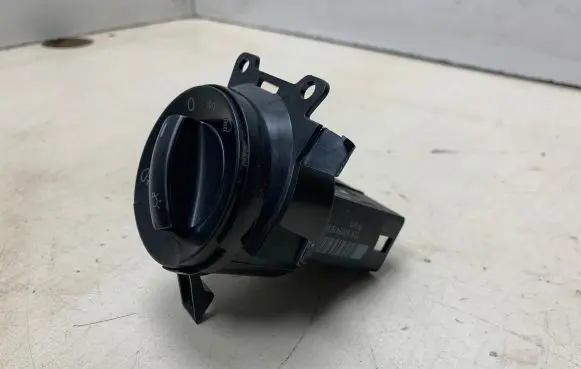 Volkswagen Polo Light switch