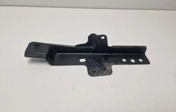 Audi Q7 4L Fender mounting bracket 4L0805697