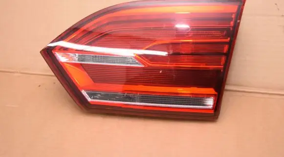 Volkswagen Jetta VI Tailgate rear/tail lights 5C6945308