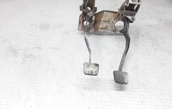 KIA Sportage Pedal assembly 