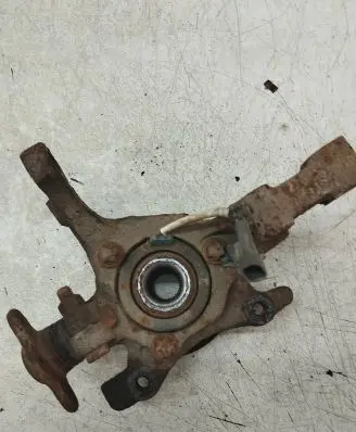 Opel Zafira A Front wheel hub spindle knuckle