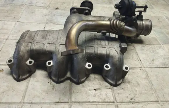 Skoda Fabia Mk1 (6Y) Intake manifold 038129713J