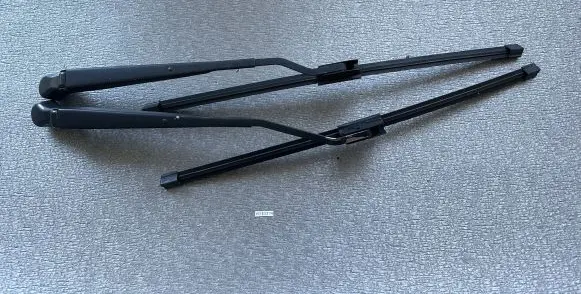 Nissan Patrol Y61 Front wiper blade arm 28885VB000 28885VB00A 28880VB000