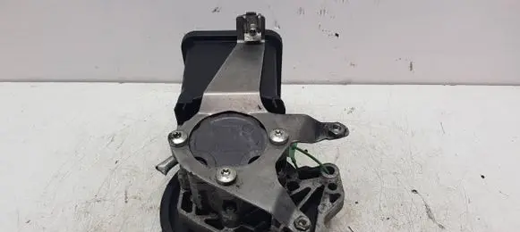BMW 5 E60 E61 Power steering pump 6760956 7693974