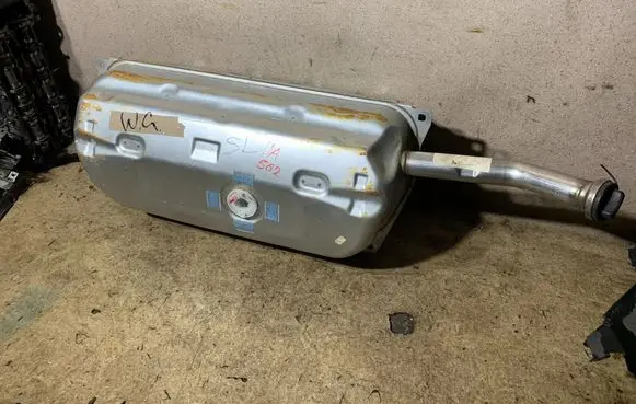 Mercedes-Benz SL R230 Fuel tank A2304700520