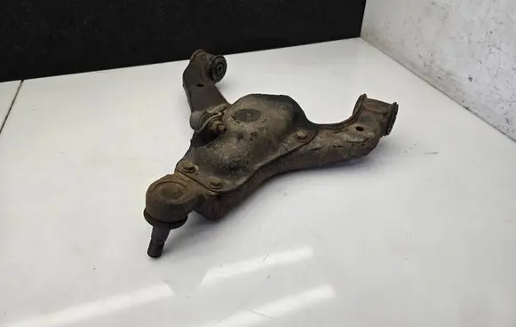Mercedes-Benz Sprinter W906 Front lower control arm/wishbone