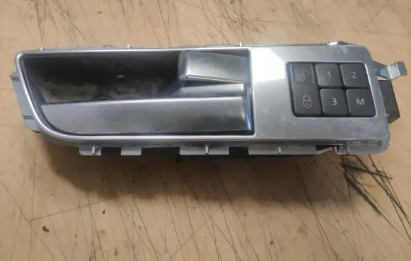 Land Rover Discovery 4 - LR4 Front door interior handle AH2222600AC