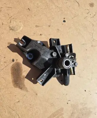 Volvo S70 V70 V70 XC Fuel filter bracket/mount holder 074127445A