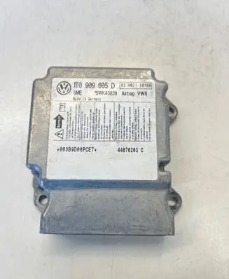 Volkswagen Touran I Airbag control unit/module 1T0909605D 44070203C 5WK43828