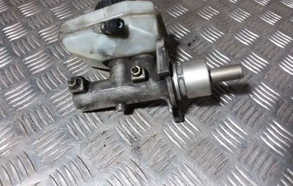 Master brake cylinder