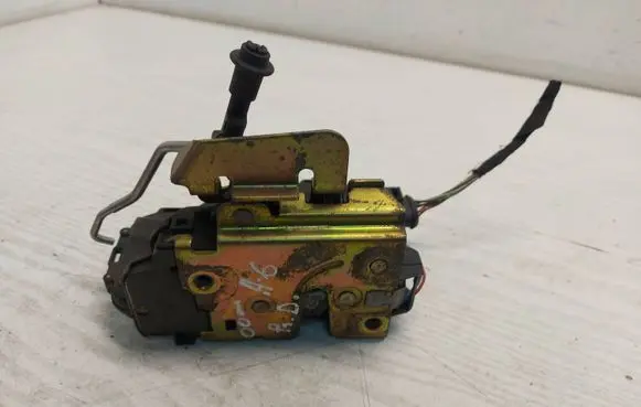 Audi A6 S6 C5 4B Front door lock