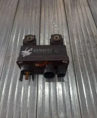 Volvo S40, V40 Glow plug pre-heat relay 7700107794