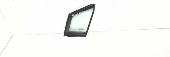 Toyota Avensis T270 Front door vent window glass four-door 6821605010