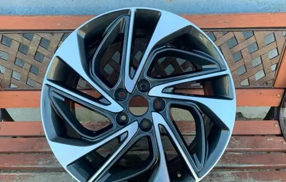 Hyundai Tucson JM R19 alloy rim 