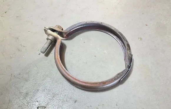 Volvo XC40 Muffler pipe connector clamp 