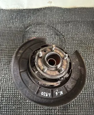 Land Rover Range Rover Sport L320 Rear wheel hub
